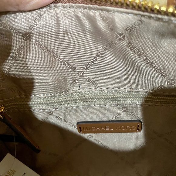 NWT Michael Kors Crossbody Small Handbag Vanilla and Brown - Picture 9 of 9